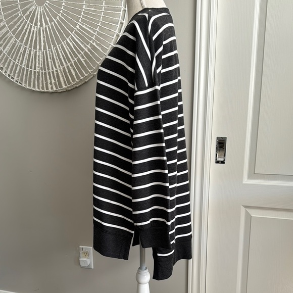 Old Navy Gray and White Striped Oversized Side Slit Crew Neck Sweater - Picture 4 of 10